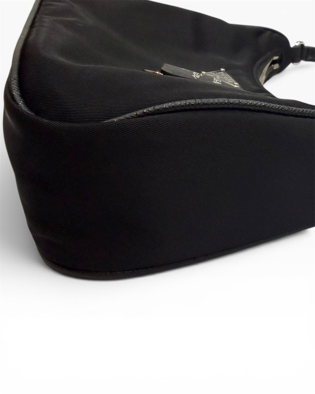 Prada Re-edition 2005 in re-nylon